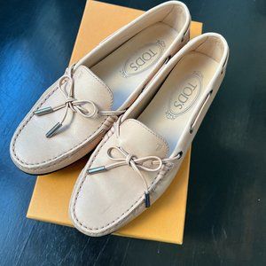 LIKE NEW Tods Blush Driving Loafers with box and shoe bag